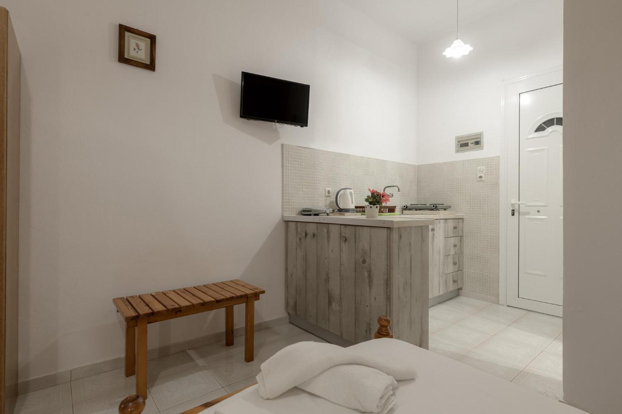 Anthi Studios & Apartments Alykes  Bagian luar foto
