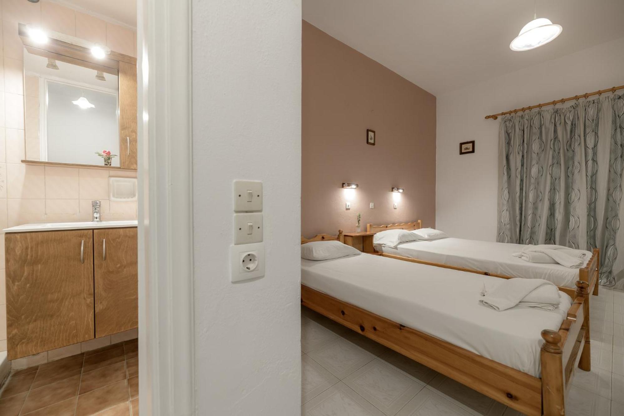 Anthi Studios & Apartments Alykes  Bagian luar foto