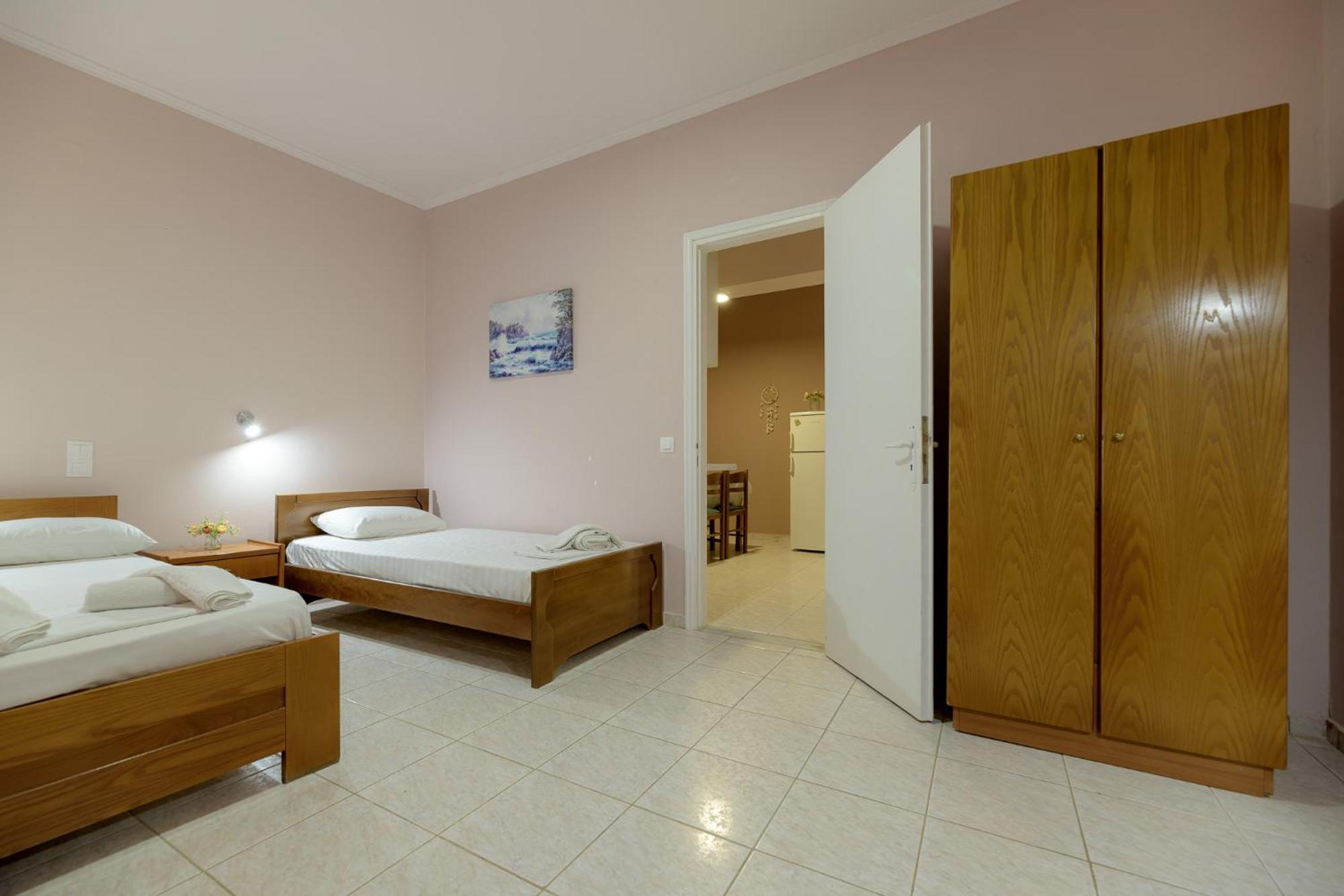 Anthi Studios & Apartments Alykes  Bagian luar foto